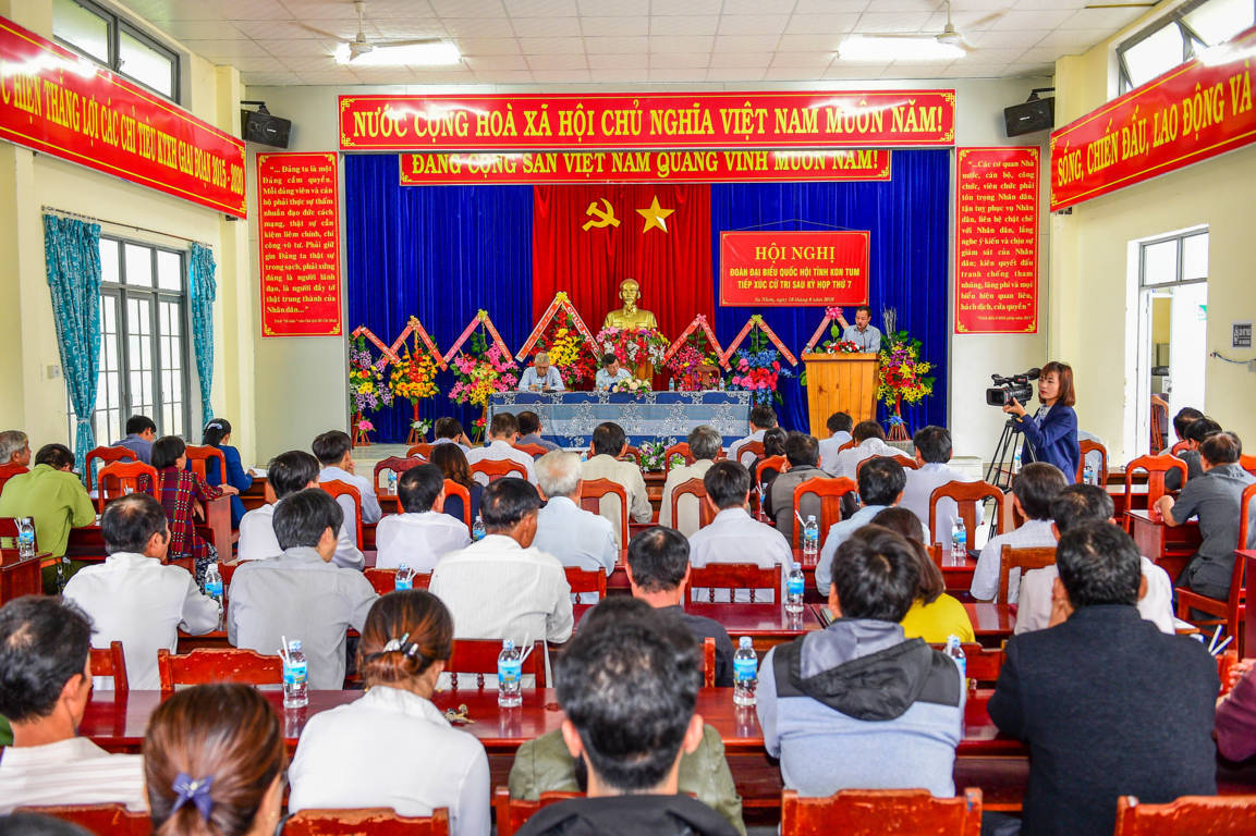 Đoàn Đại biểu Quốc hội tỉnh tiếp xúc cử tri xã Sa Nhơn