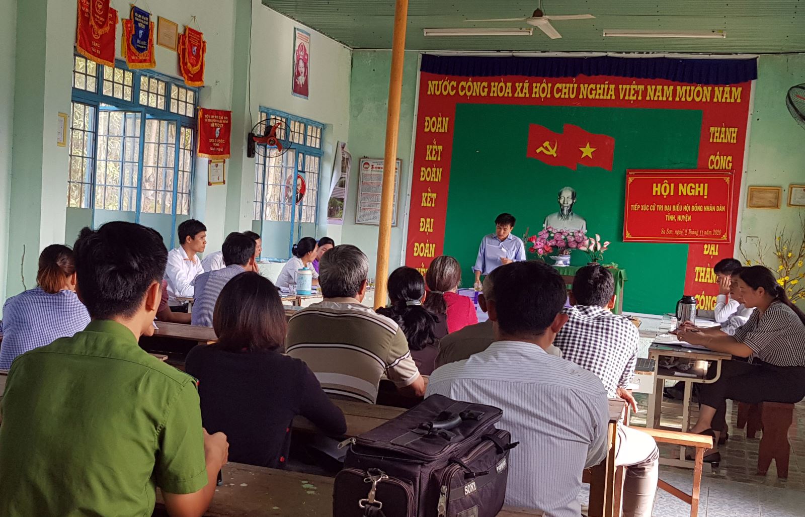 Đại biểu HĐND tỉnh, huyện tiếp xúc cử tri tại huyện Sa Thầy