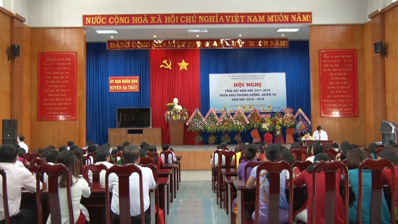 Huyện Sa Thầy tổ chức hội nghị tổng kết năm học 2017 – 2018
