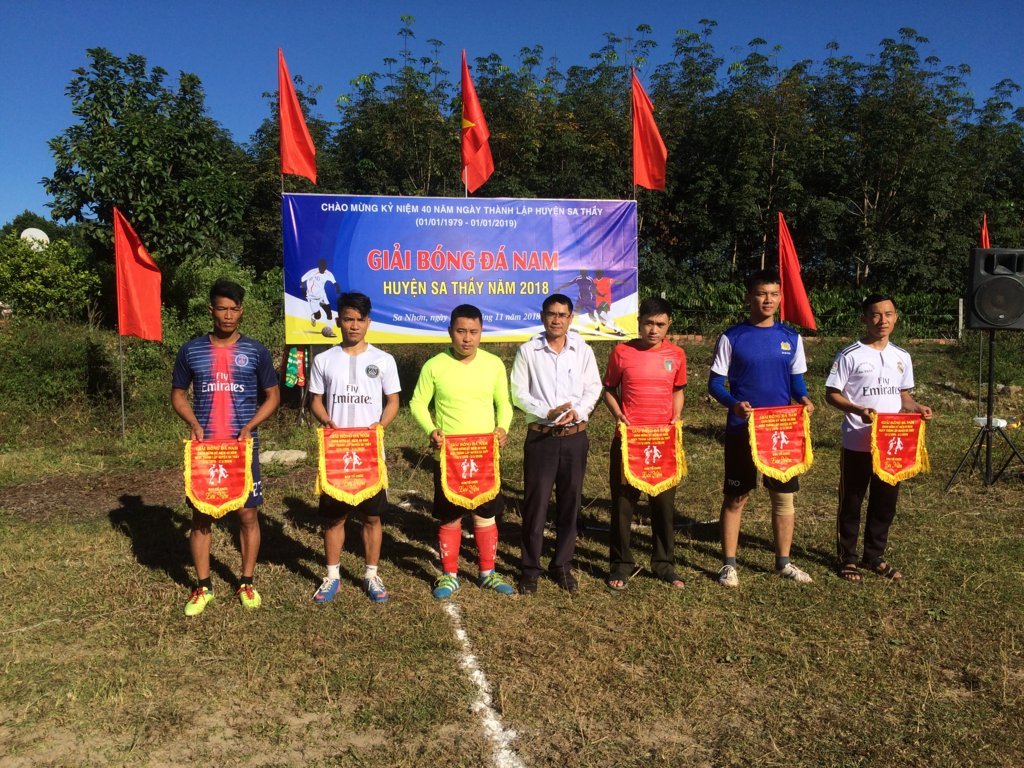 Tổ chức giải bóng đá nam toàn huyện năm 2018