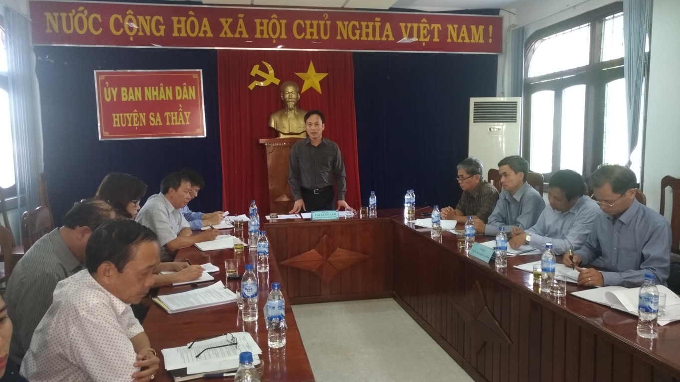 Đồng chí Lại Xuân Lâm - Phó Chủ tịch UBND tỉnh làm việc tại huyện