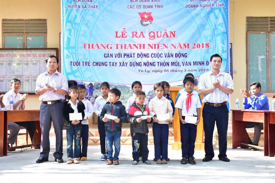 Huyện Đoàn Sa Thầy tổ chức ra quân tháng thanh niên năm 2018